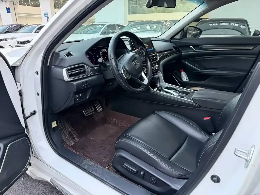 Honda Accord — фото 4