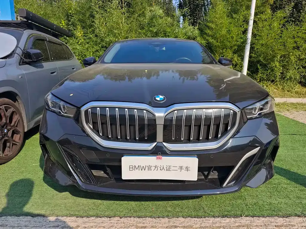BMW 5 Series — фото 10
