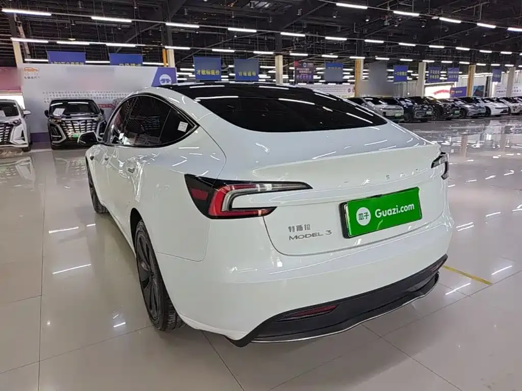 Tesla Model 3 — фото 5