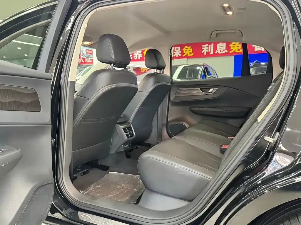 Hongqi E-QM5 — фото 5