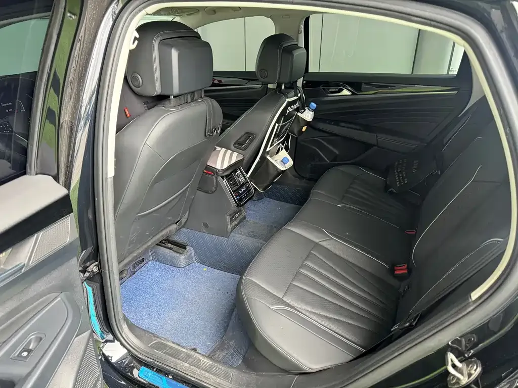 Volkswagen Passat — фото 10