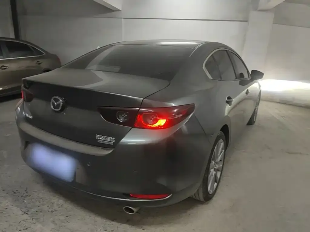 Mazda 3 Axela — фото 9