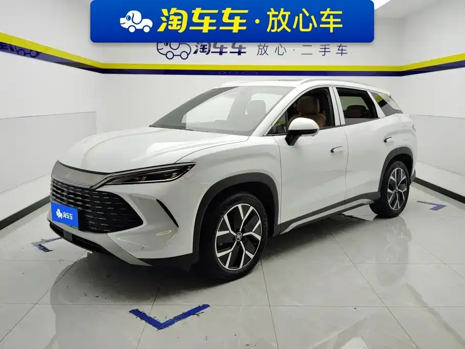 BYD L DM-i — фото 1