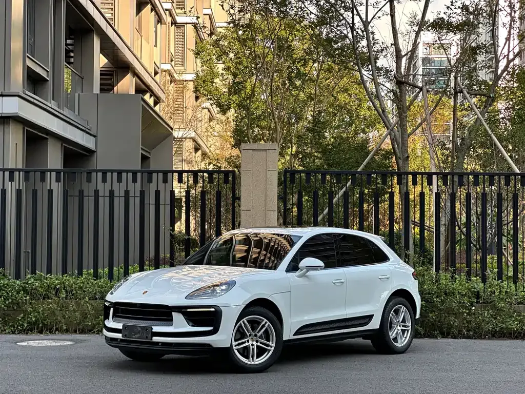 Porsche Macan — фото 1