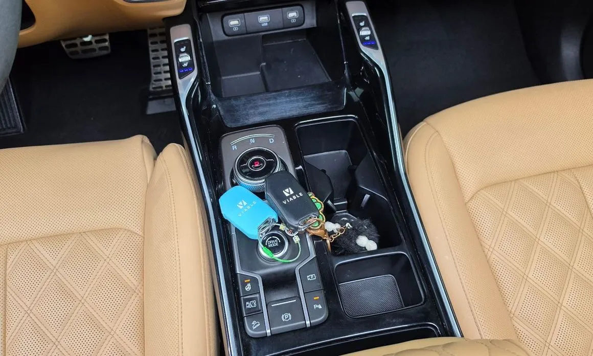 Kia Sorento — фото 9