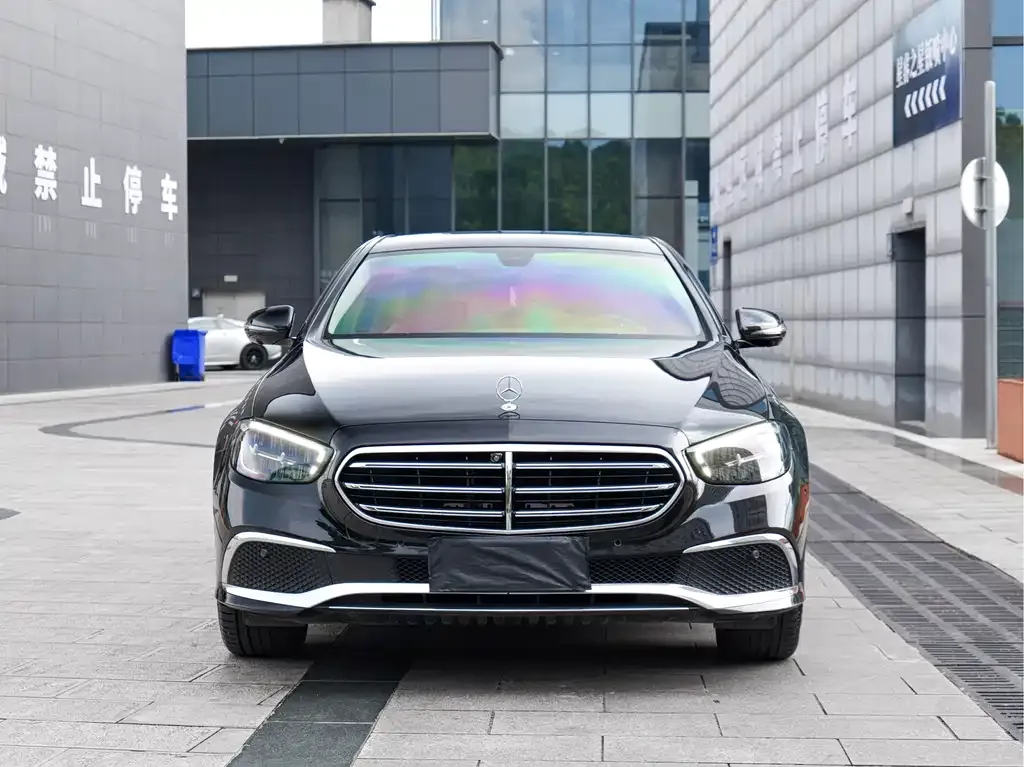 Mercedes-Benz E-Class — фото 6