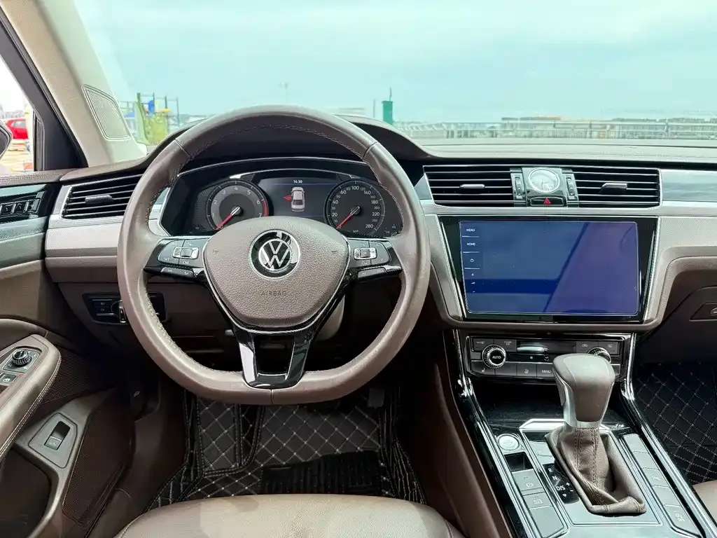 Volkswagen Phideon — фото 6