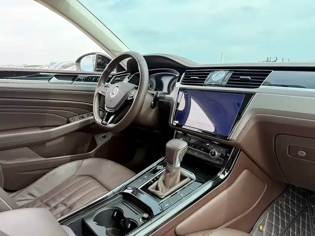 Volkswagen Phideon — фото 7