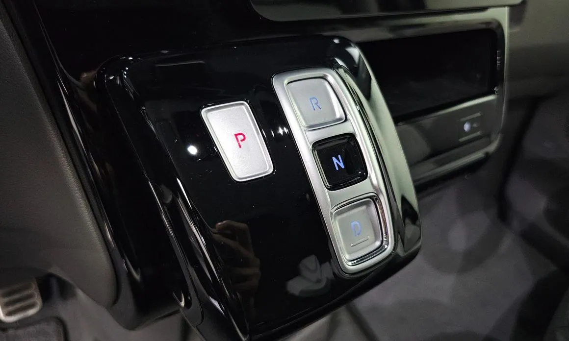 Hyundai Staria — фото 2