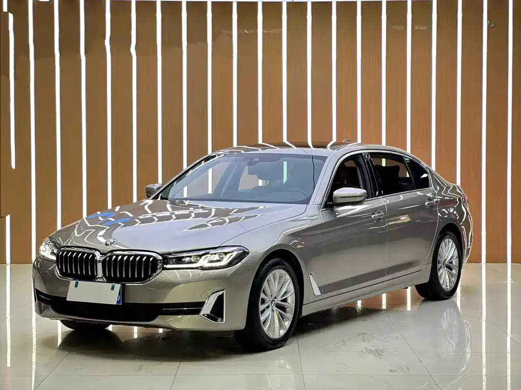 BMW 5 Series — фото 1