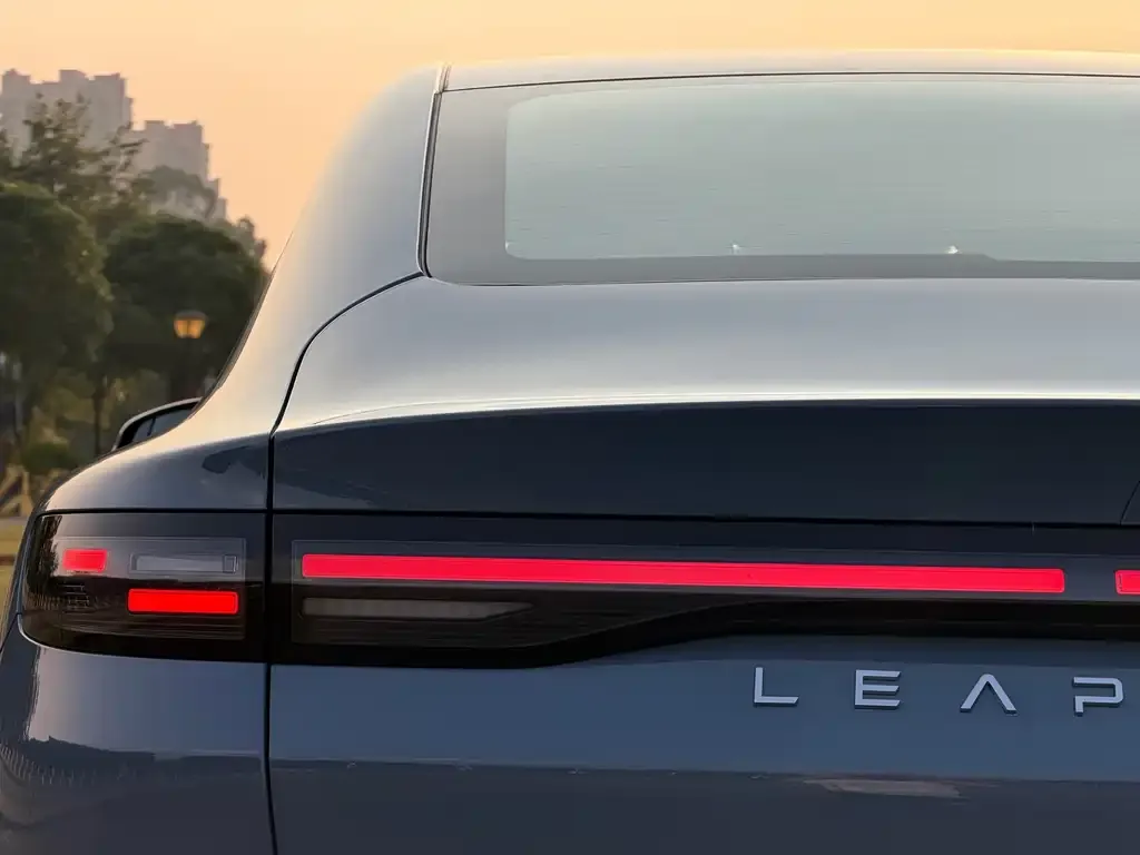 Leapmotor Leapmotor B01 — фото 2