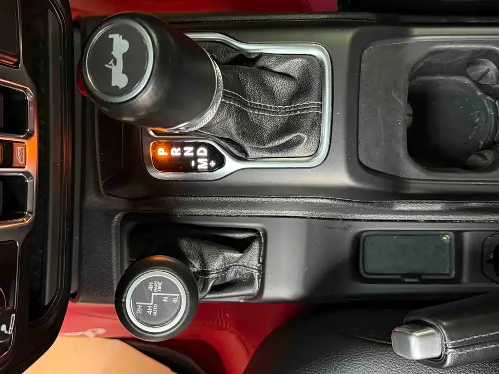 Jeep Wrangler — фото 2