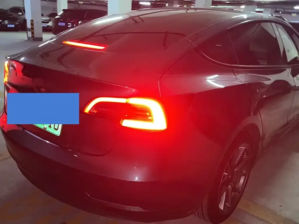Tesla Model 3 — фото 7