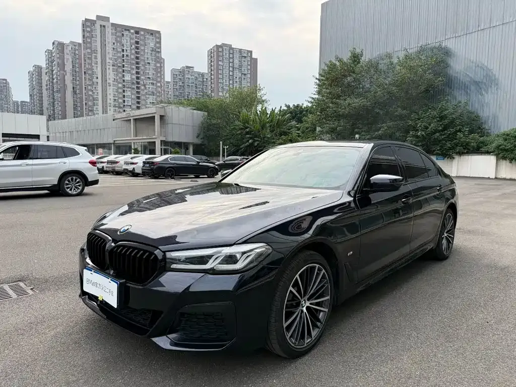 BMW 5 Series — фото 1