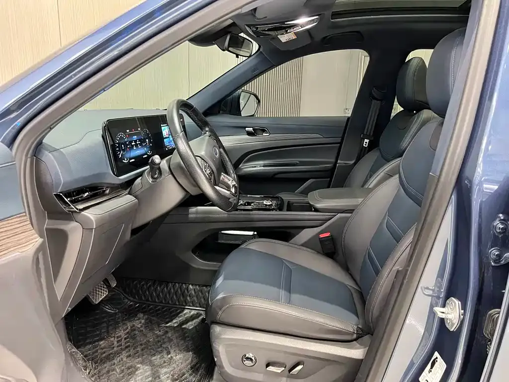 Ford Equator Sport — фото 10