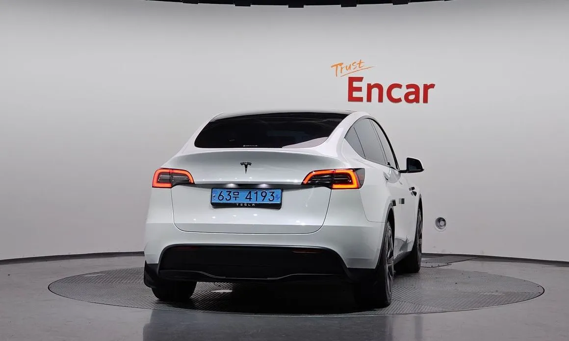 Tesla Model Y — фото 7
