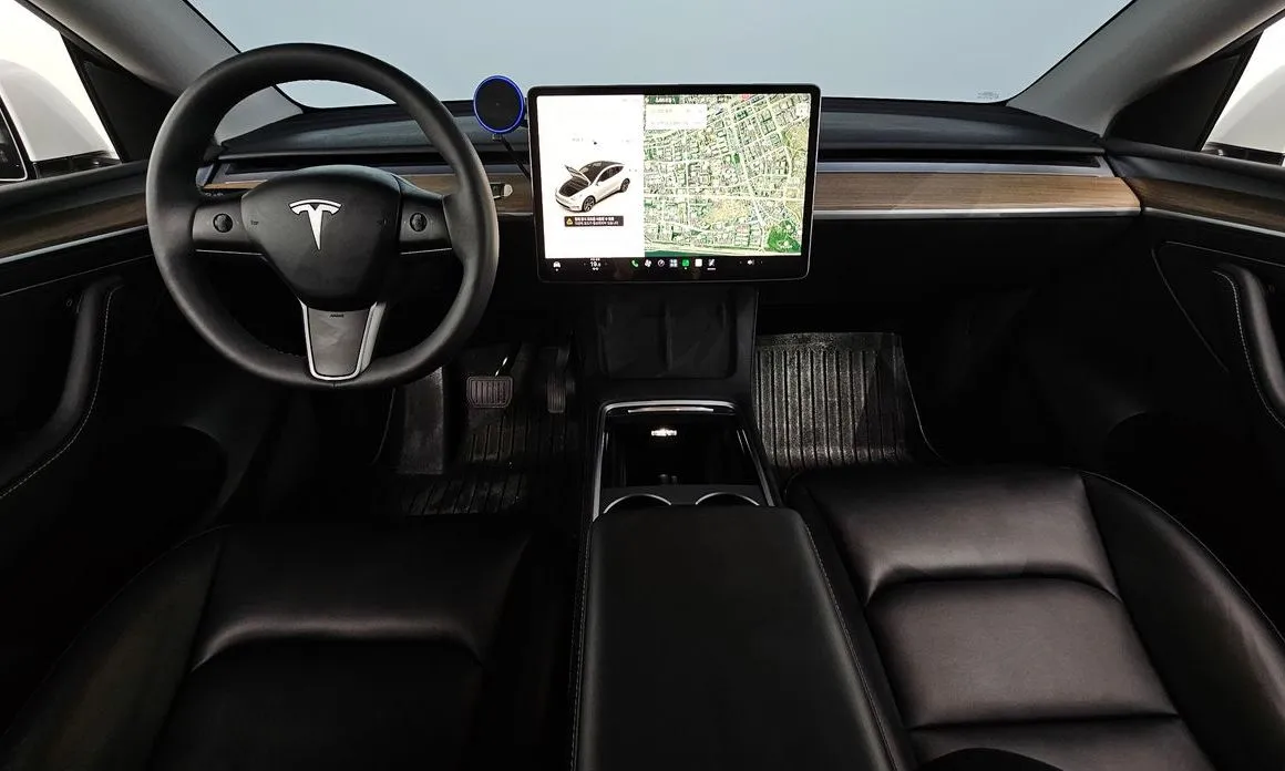 Tesla Model Y — фото 4