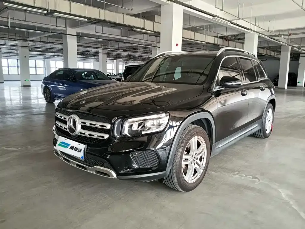 Mercedes-Benz GLB — фото 1