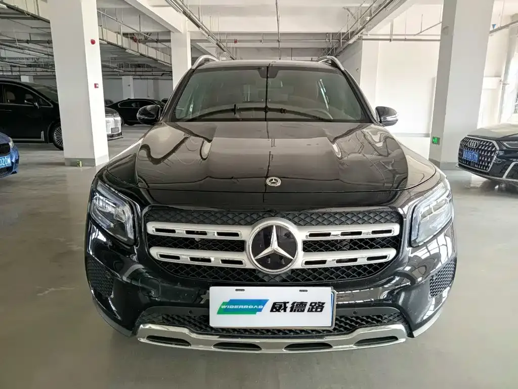 Mercedes-Benz GLB — фото 10