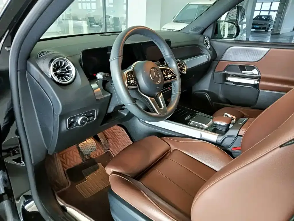Mercedes-Benz GLB — фото 8