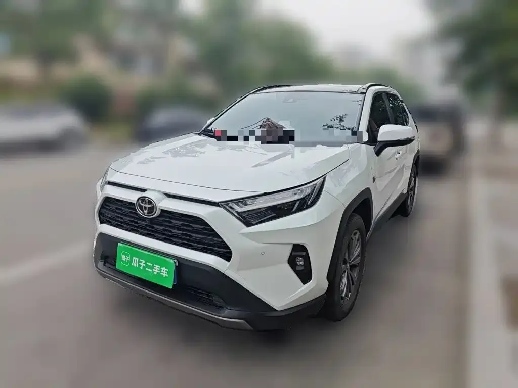 Toyota RAV4 — фото 8