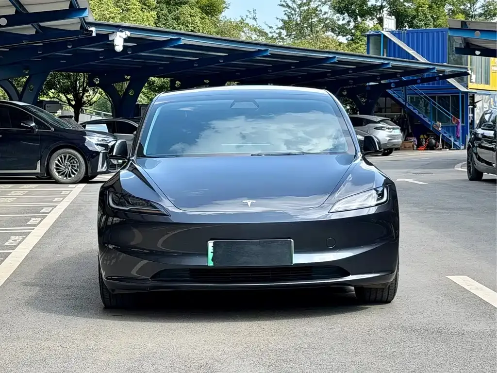 Tesla Model 3 — фото 2