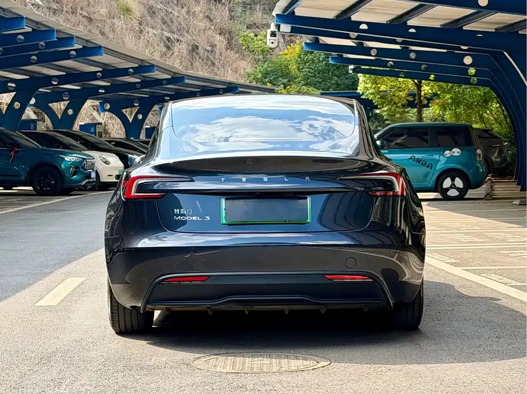 Tesla Model 3 — фото 3