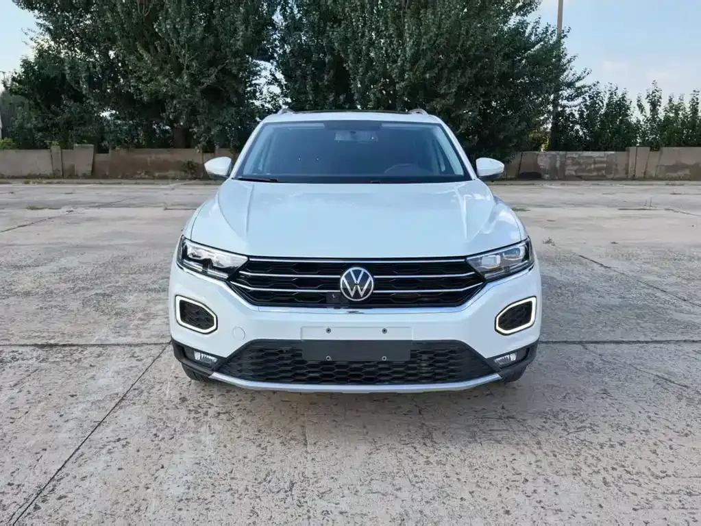 Volkswagen T-Roc — фото 10
