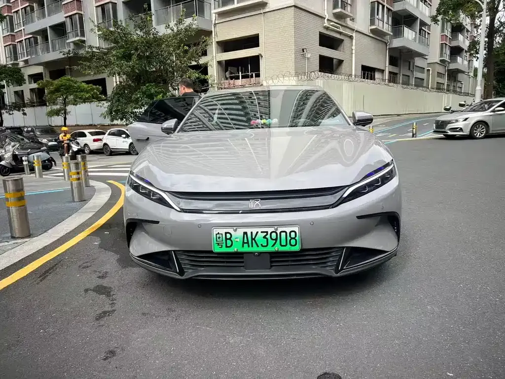 BYD Han — фото 4