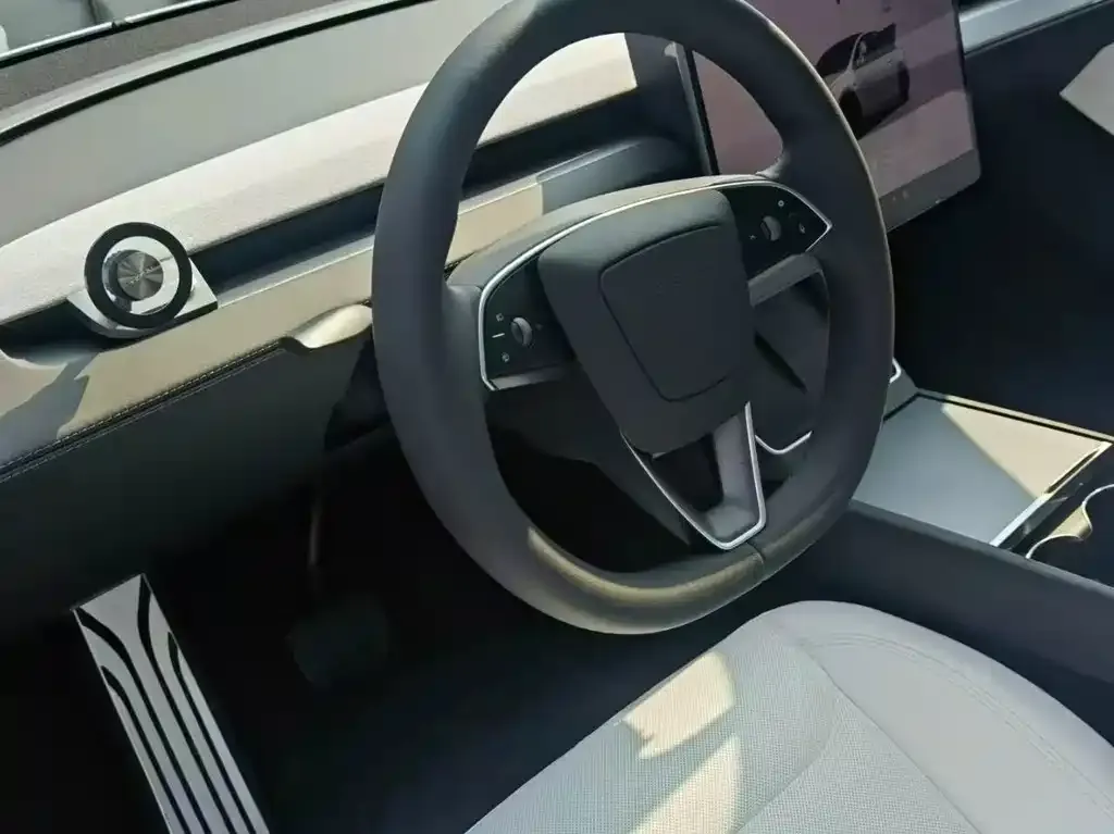 Tesla Model Y — фото 5