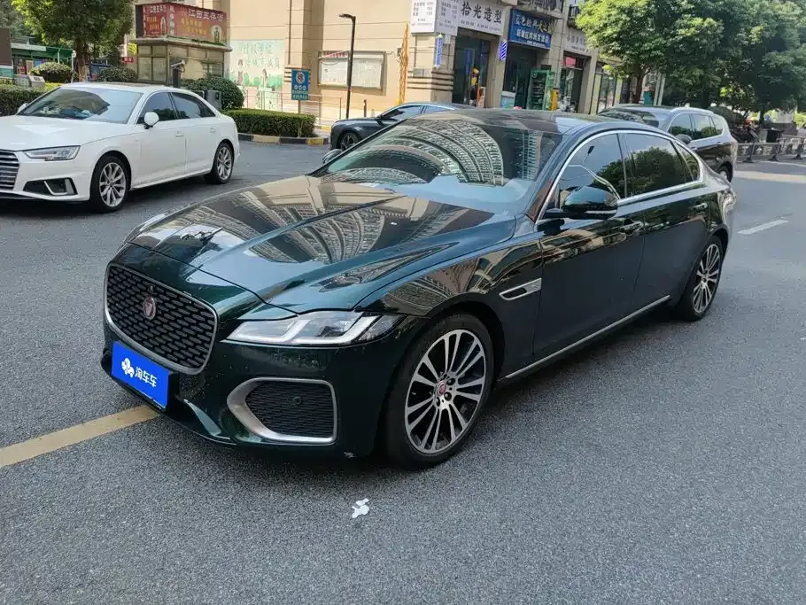 Jaguar XFL — фото 1