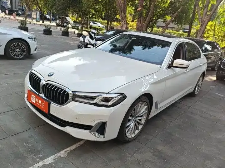 BMW 5 Series — фото 1