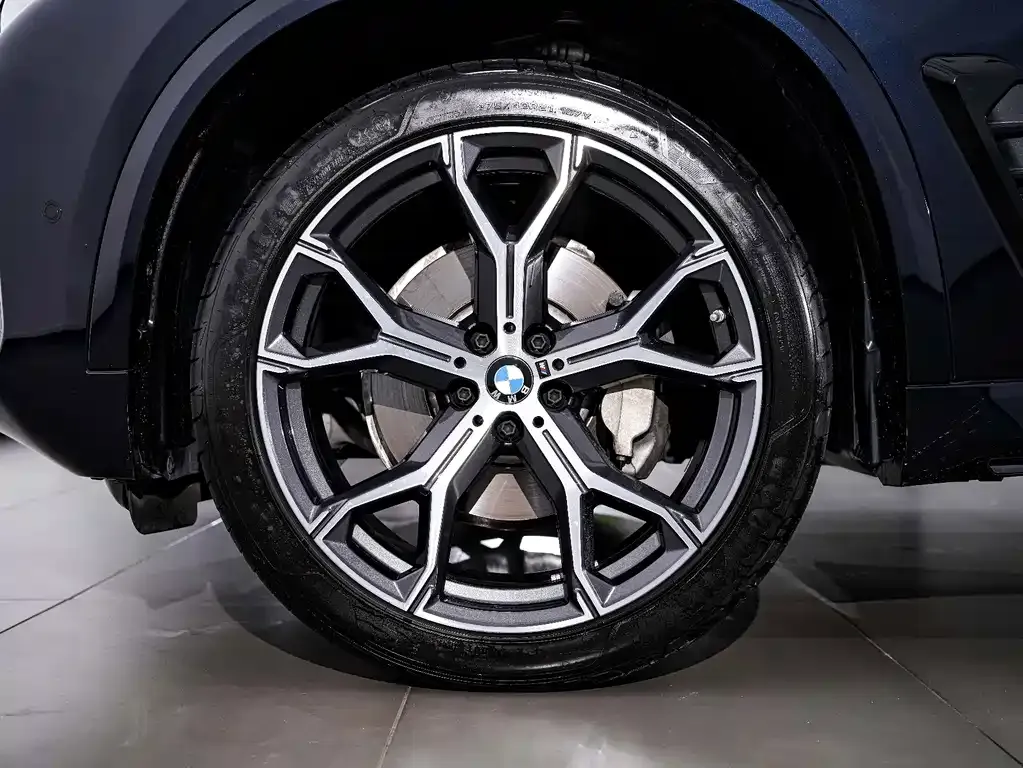 BMW X5 — фото 7