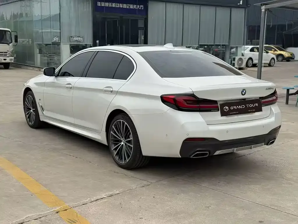BMW 5 Series — фото 4