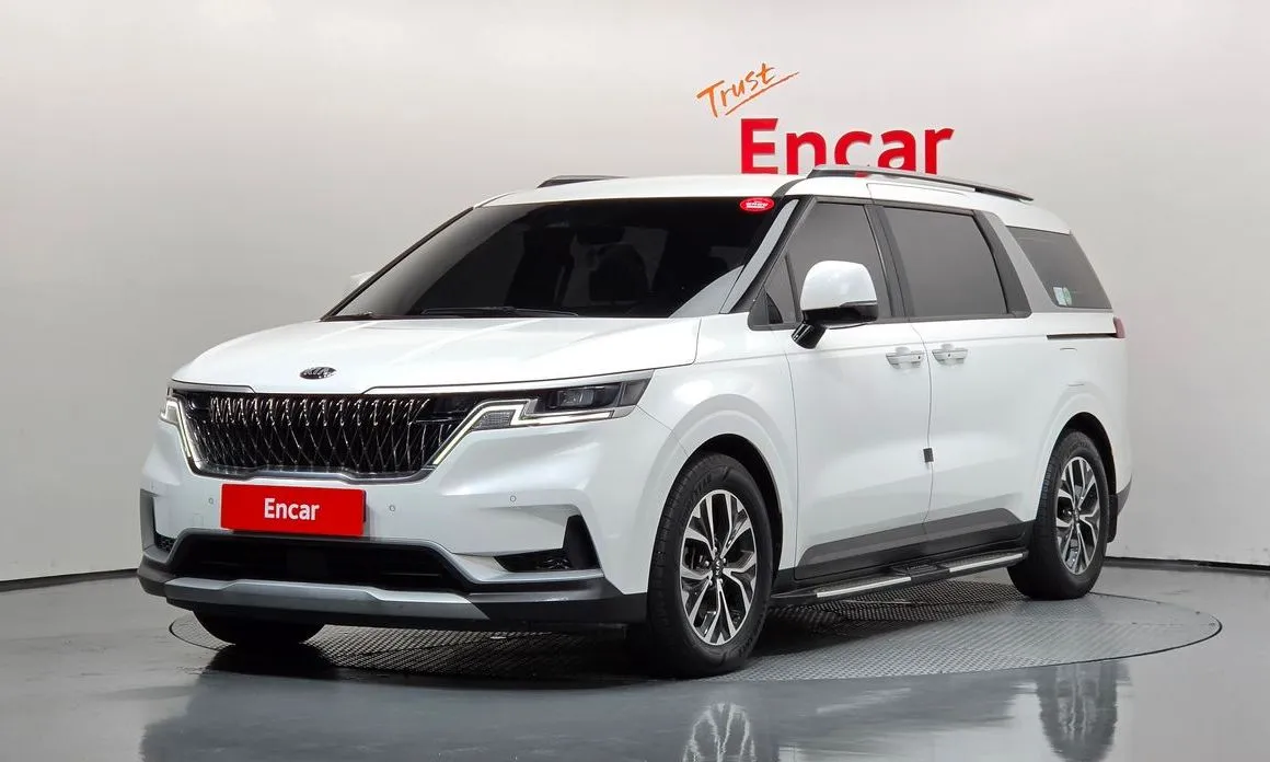 Kia Carnival — фото 1