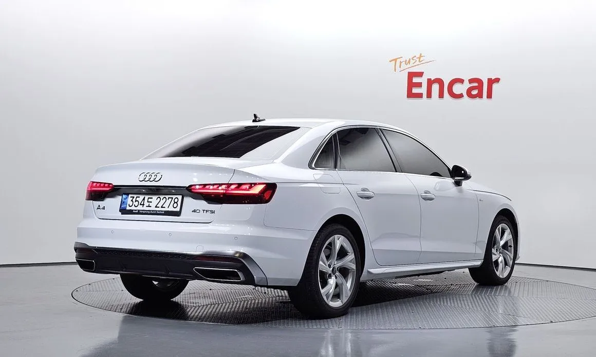 Audi A4 — фото 2