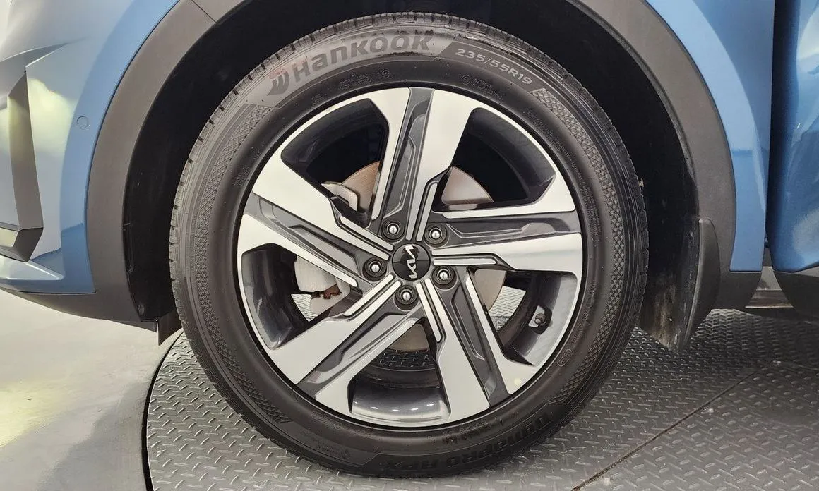 Kia Sorento — фото 9