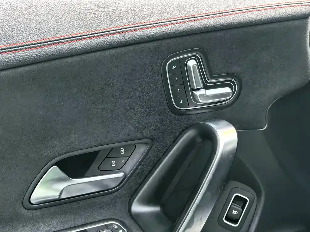 Mercedes-Benz CLA (Import) — фото 10