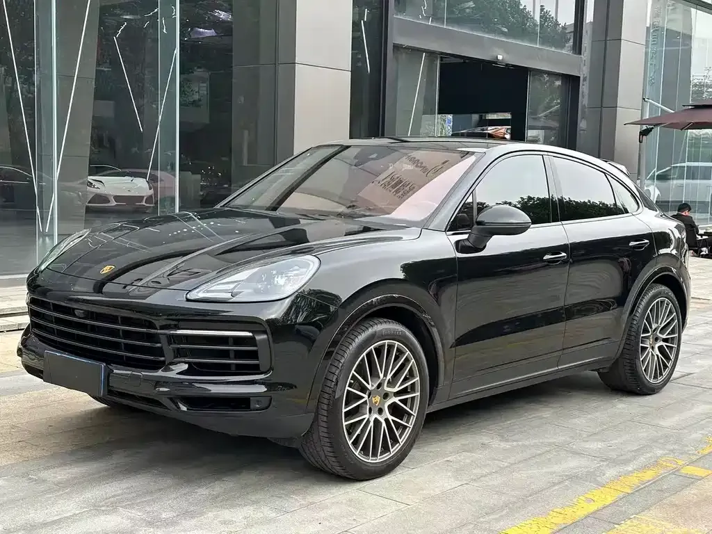 Porsche Cayenne — фото 1