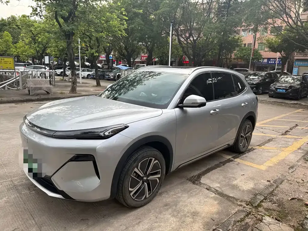 Geely Galaxy Xingjian 7 — фото 1
