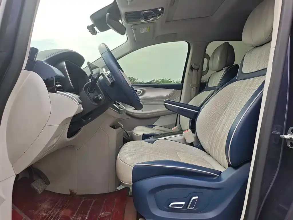 Roewe iMAX8 — фото 4