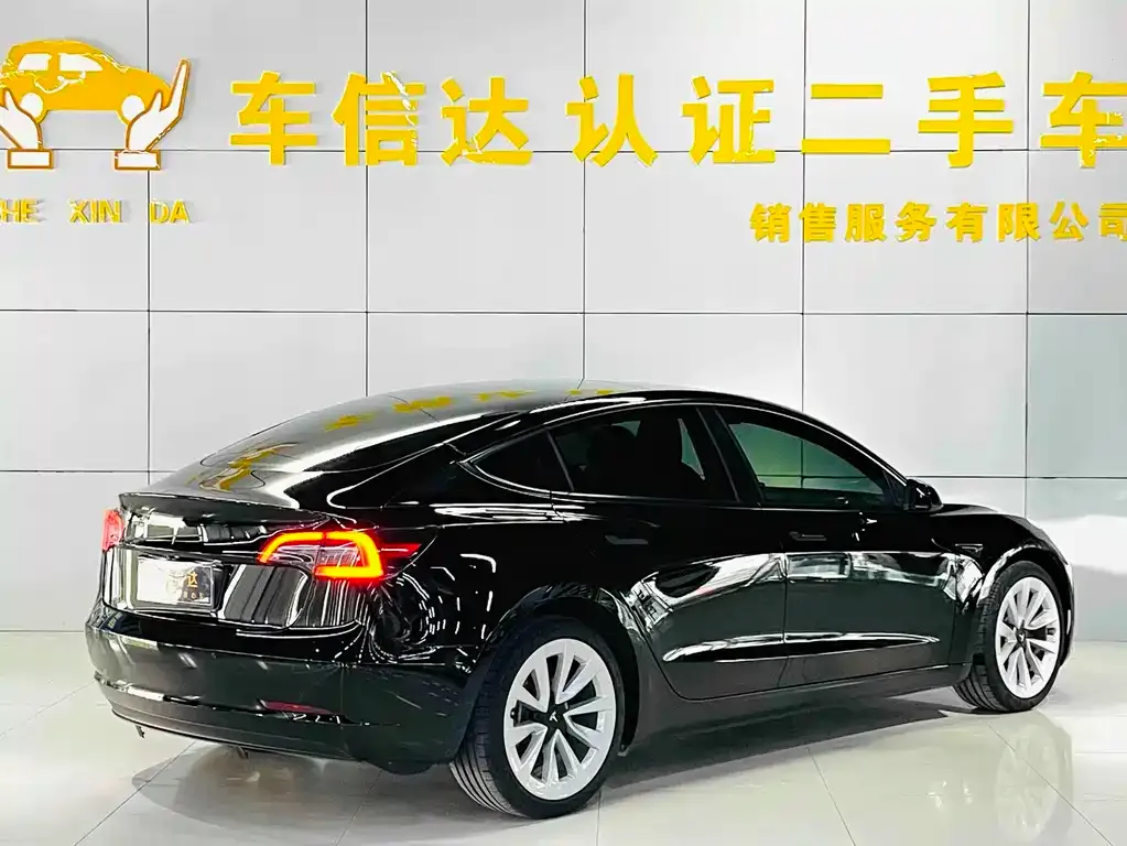 Tesla Model 3 — фото 3