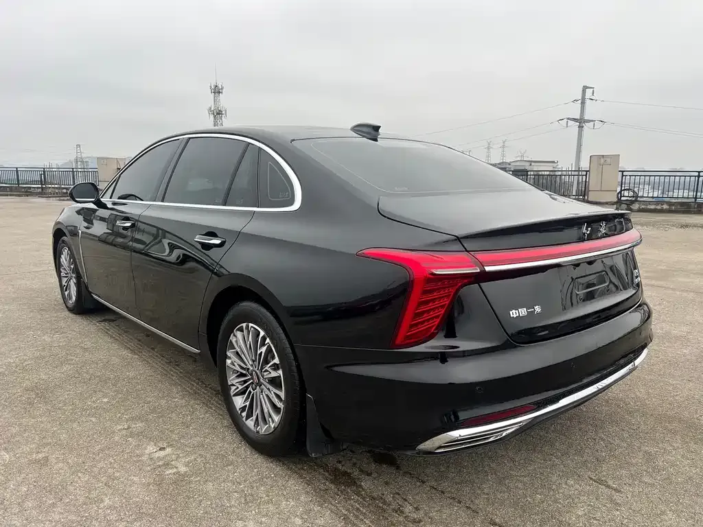 Hongqi H5 — фото 3