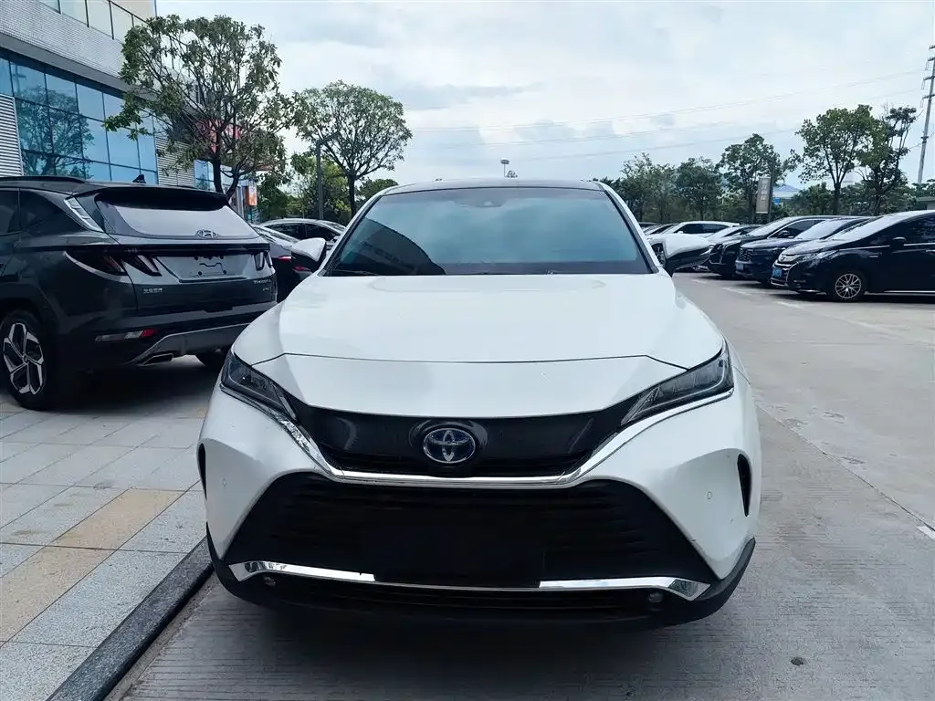 Toyota Harrier — фото 3