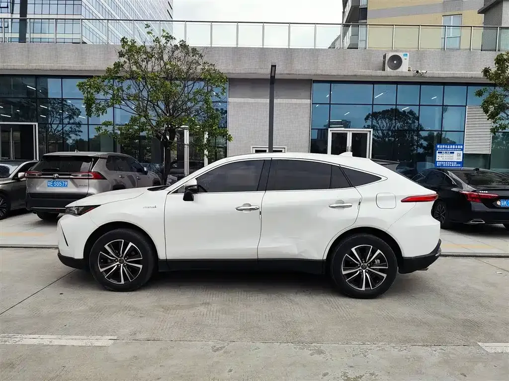 Toyota Harrier — фото 8