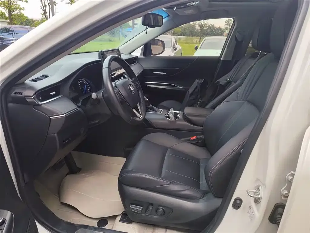 Toyota Harrier — фото 5