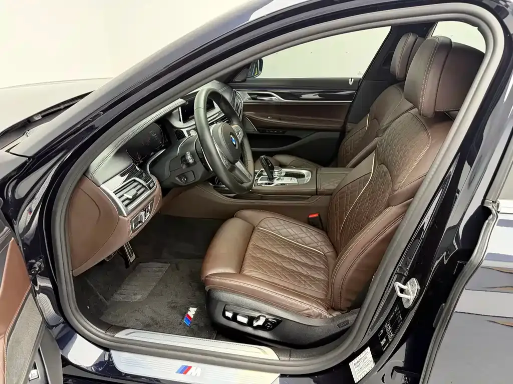 BMW 7 Series — фото 10