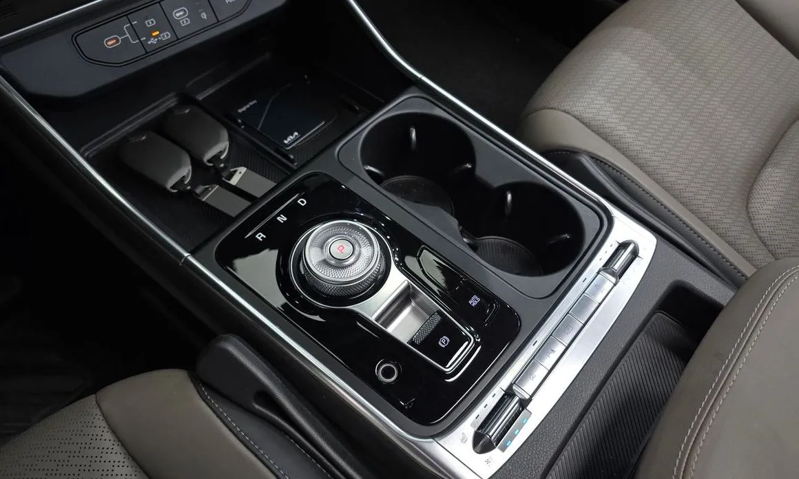 Kia Carnival — фото 10