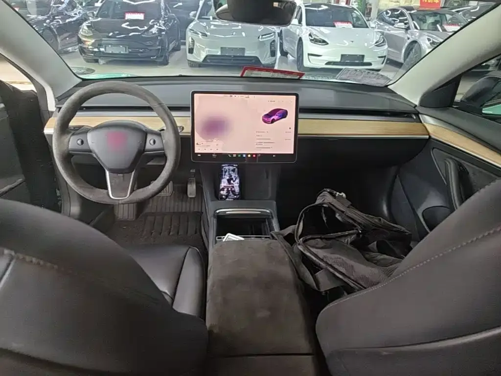 Tesla Model 3 — фото 5