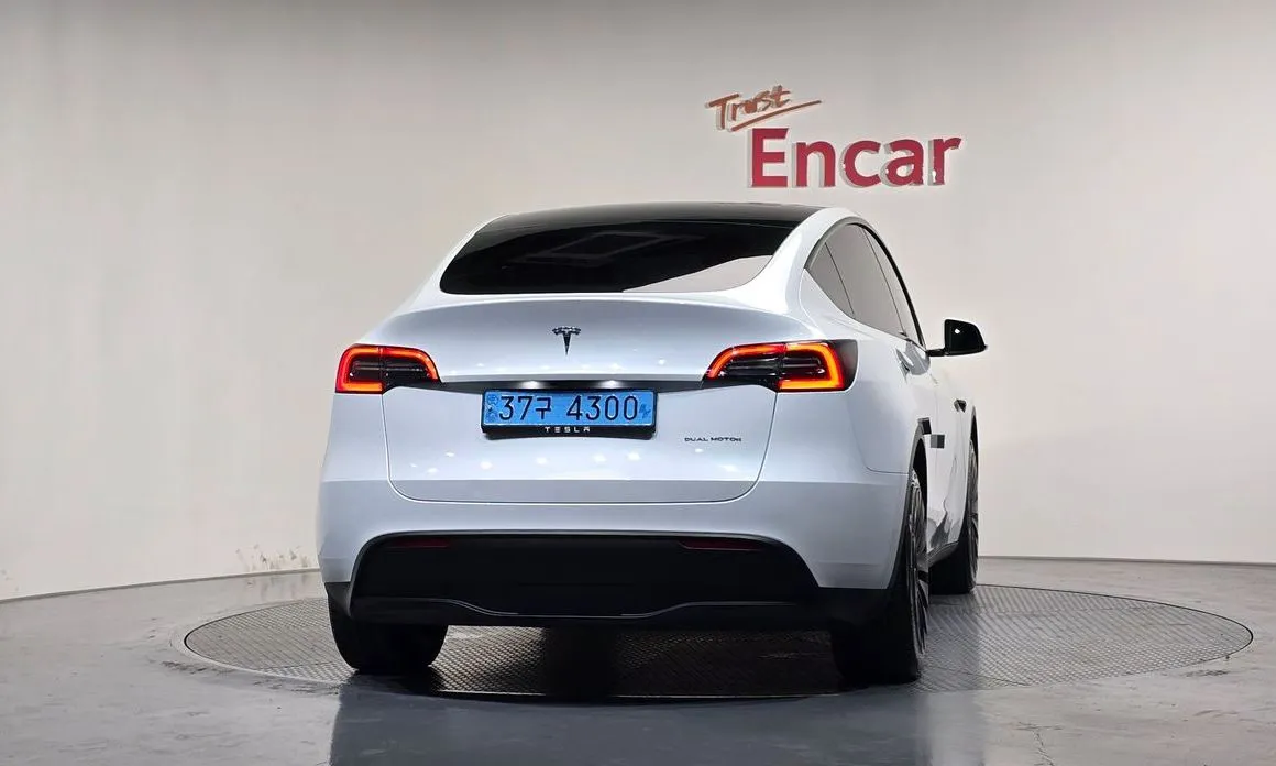 Tesla Model Y — фото 5